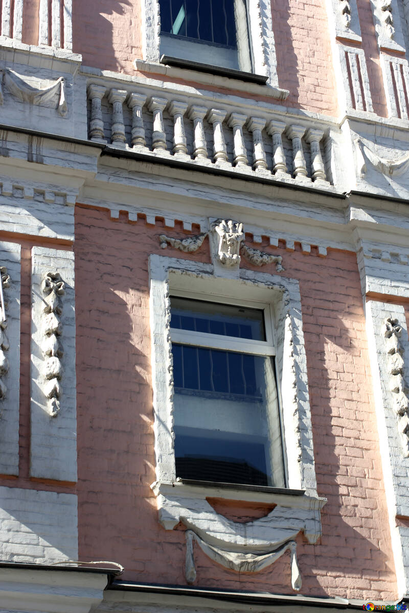 Fenster auf der alten Fassade №42038