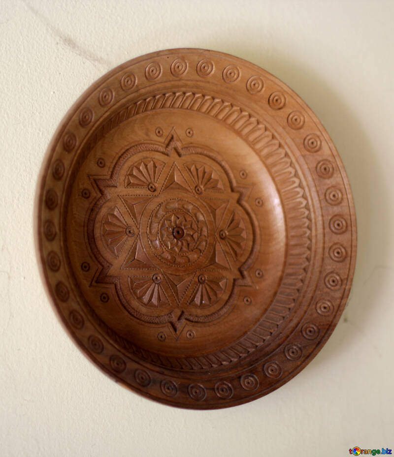 Decorative plate made of wood №42294