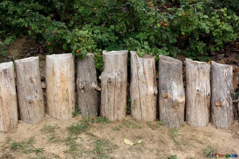 Низький дерев`яний паркан №42370