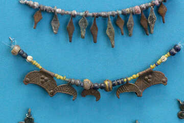 Vintage collier avec pendentifs №43990