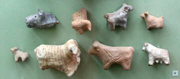 Ancient animal figurines №43840