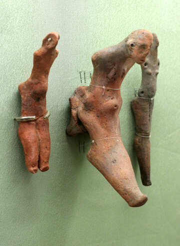 Ancient pottery figurines №43841