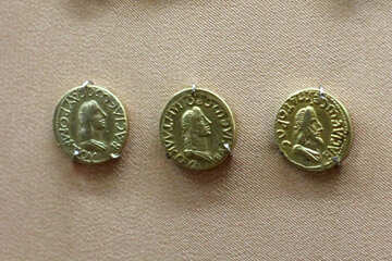 Древние золотые монеты №43717