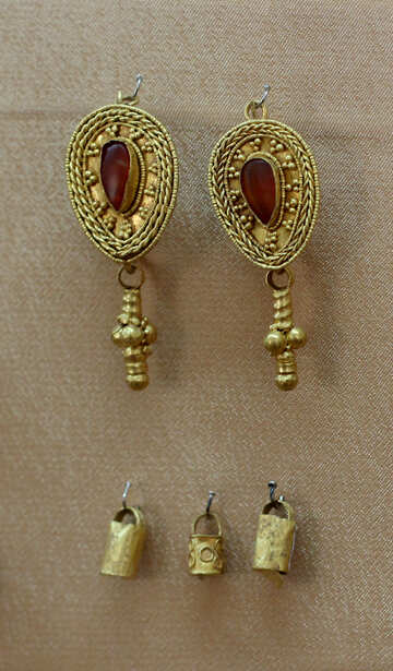 Antique gold jewelery №43857