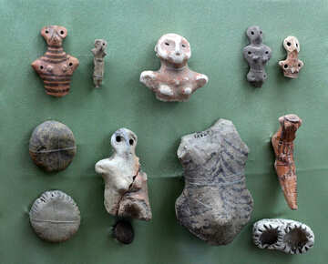 Figurine di ceramica del 4 ° secolo aC №43843