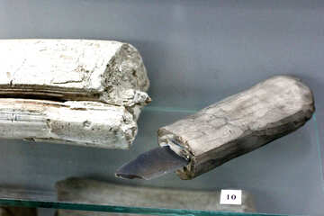 Cuchillo de piedra primitiva №43771