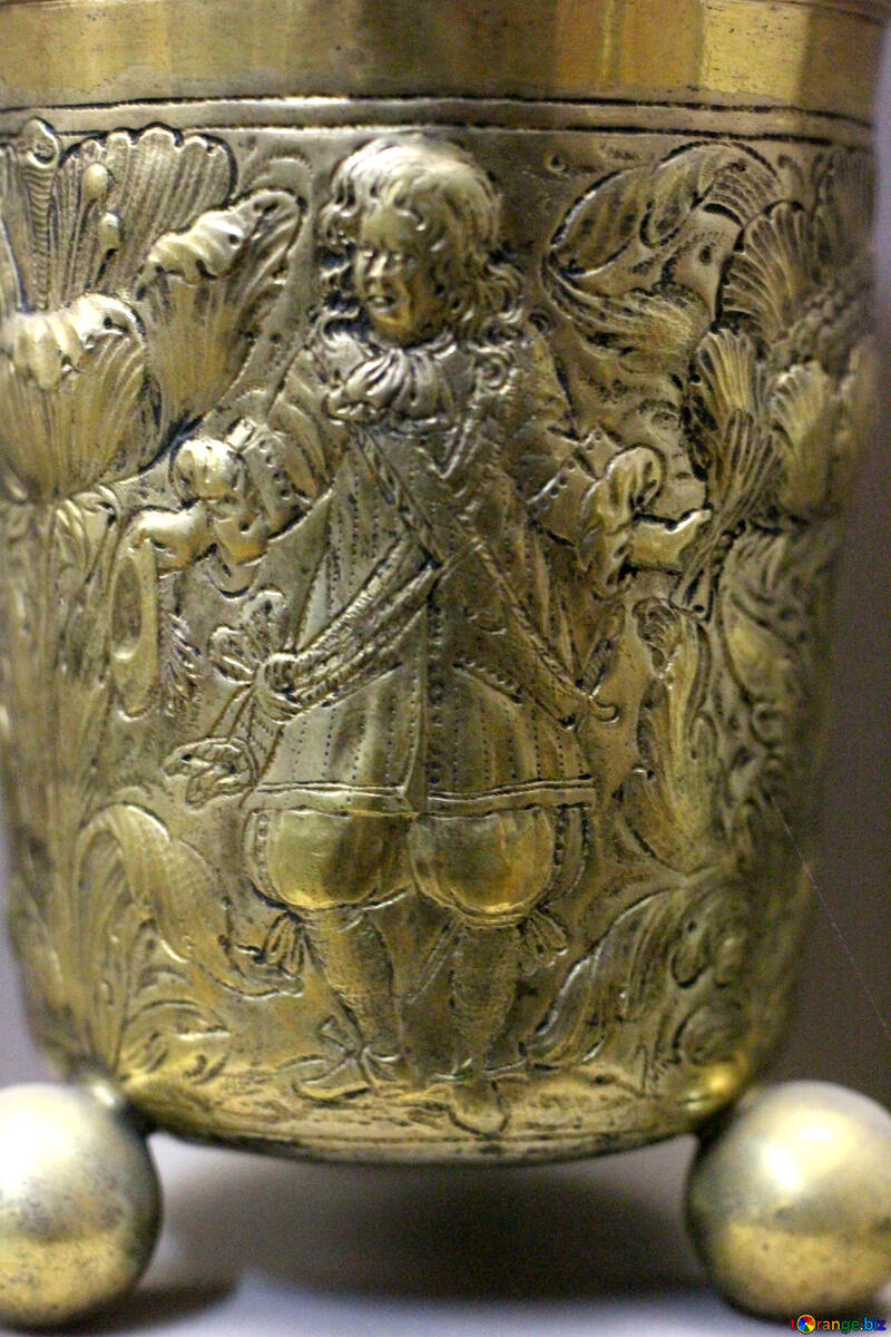 Старовинна чаша з візерунком №43619