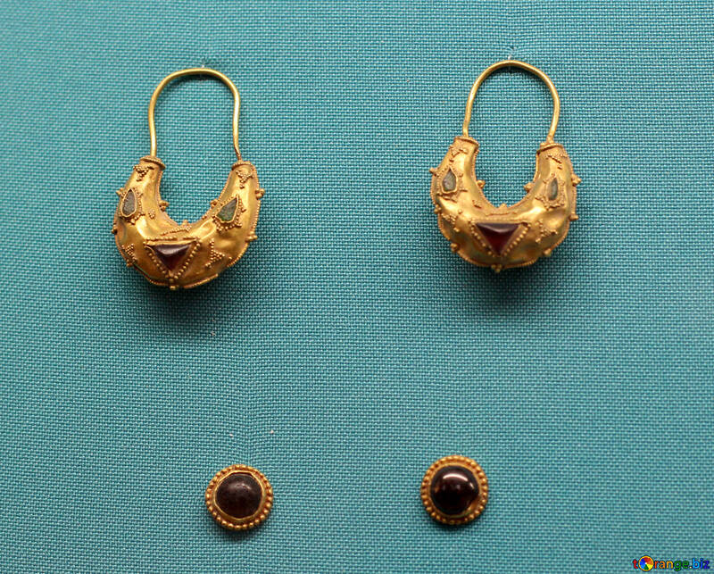 Gold earrings and buttons №43951