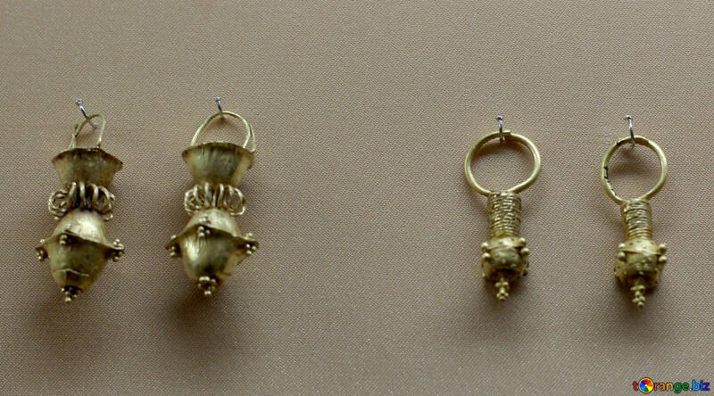 Vintage gold ladies earrings №43736