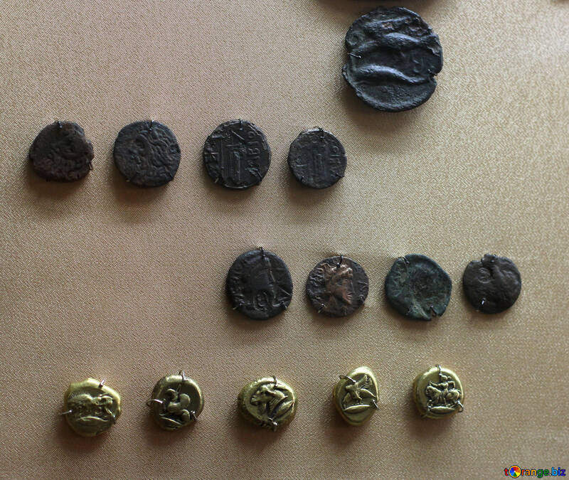 Перші золоті монети №43703