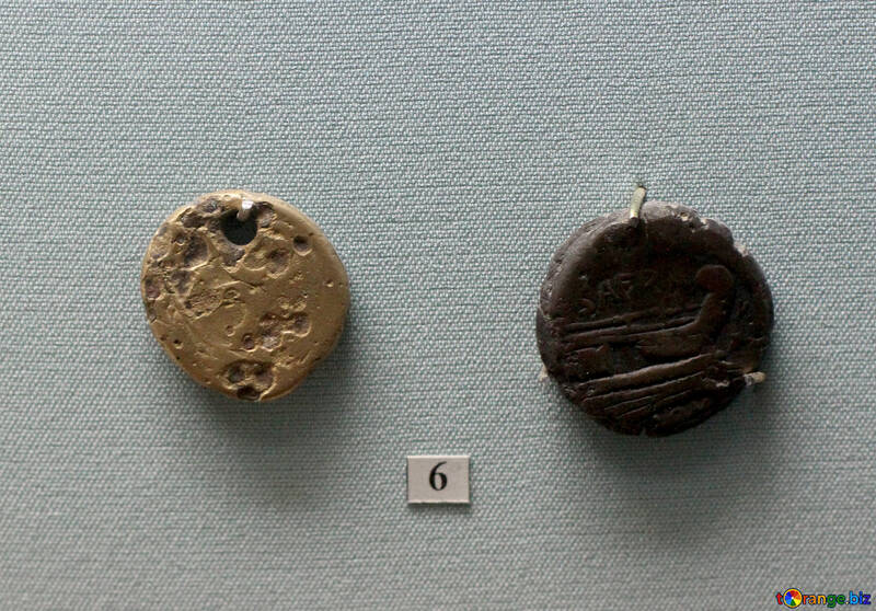Стародавня золота монета 2 століття до нашої ери №43947
