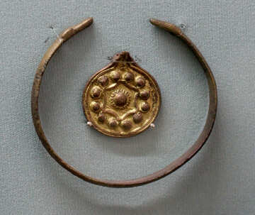 Pulsera de la antigüedad y el medallón №44111