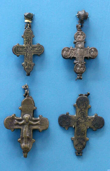 Simple ancient crucifix №44012