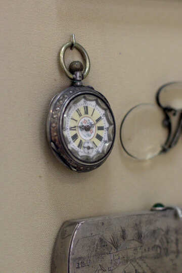 Старовинні кишеньковий годинник і пенсне №44300