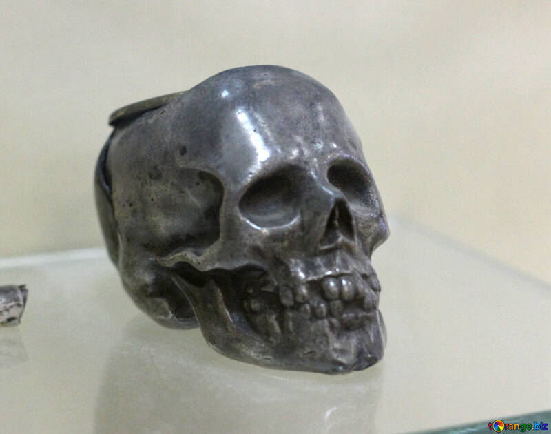 Старовинна попільничка у формі черепа №44303