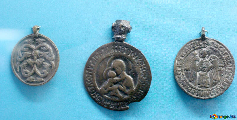 medalhões antigos №44069
