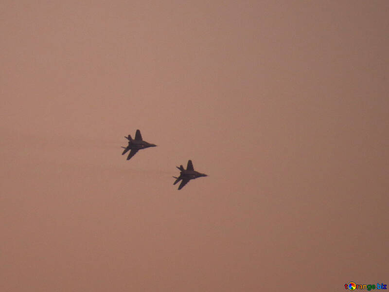 Los aviones militares en el cielo №44495