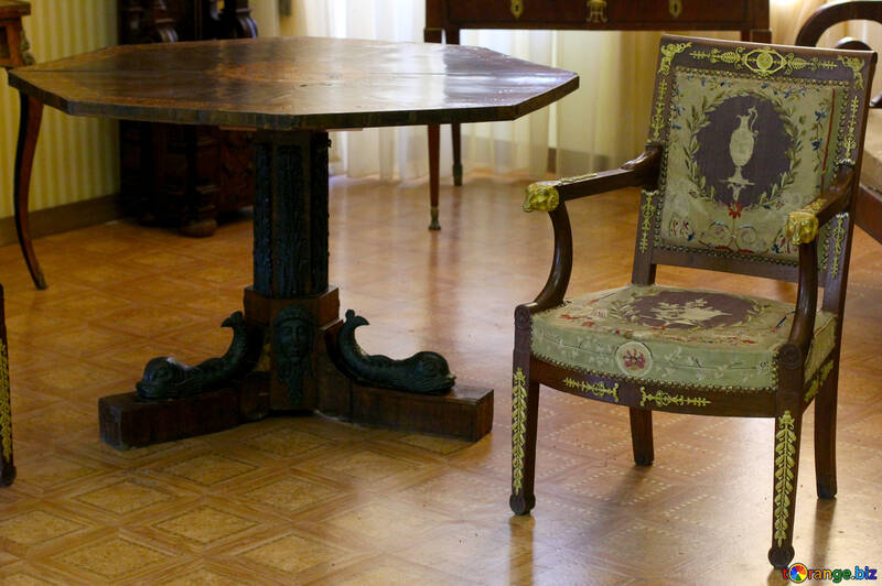 Antiker Schreibtisch und Stuhl №44193