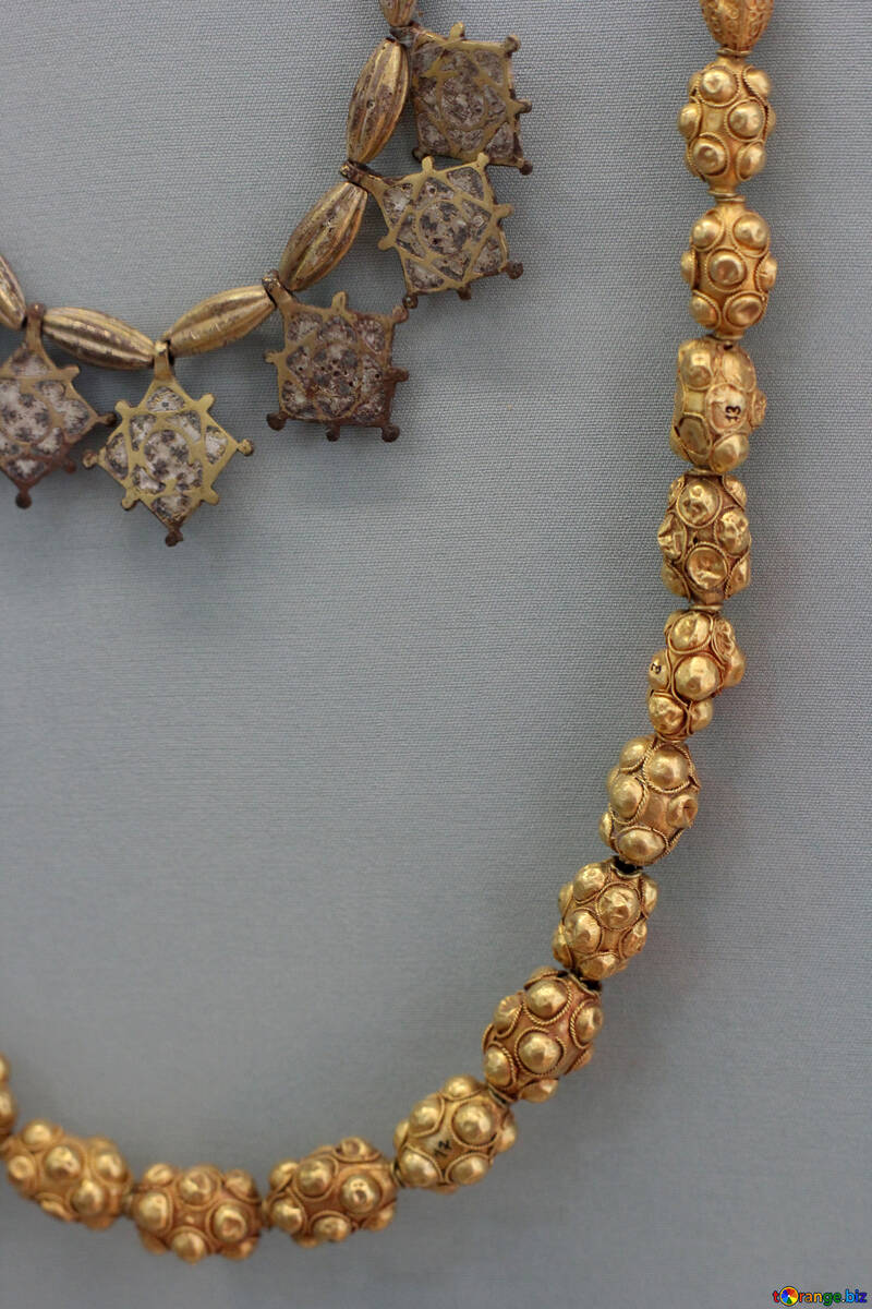 Perlas antiguas hechas de oro №44060