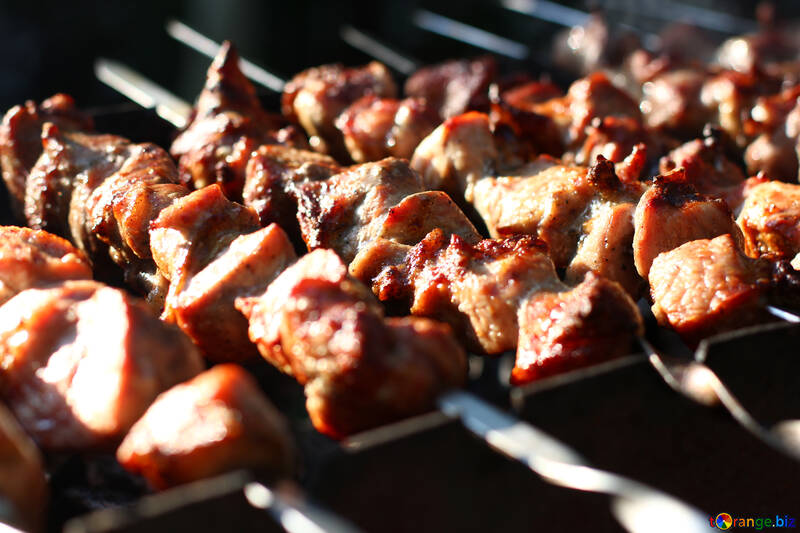 Foto hermosa del kebab de carne en los pinchos №44741