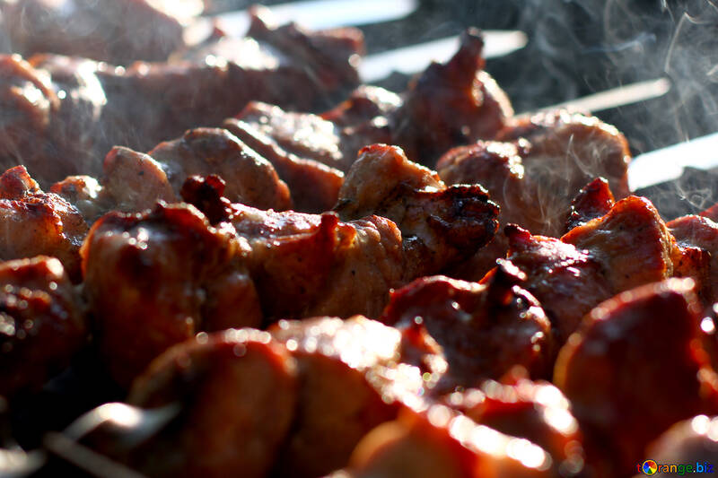 Foto hermosa del kebab de carne en los pinchos №44745