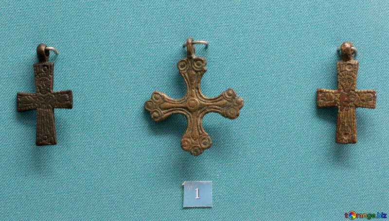 Il crocifisso di bronzo №44040