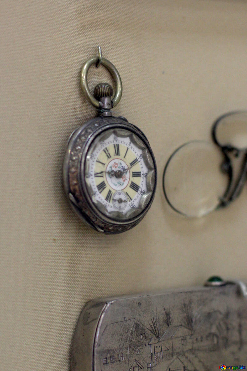 Старовинні кишеньковий годинник і пенсне №44300