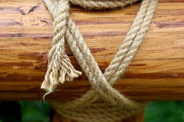 Holz gebunden mit Seil №45968