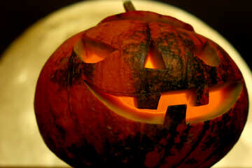 Halloween pumpkin on a background of the full round moon №46181