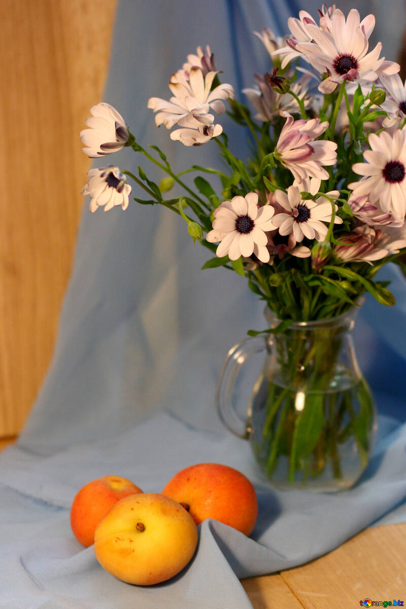 Натюрморт з яблуками і квітами №46850