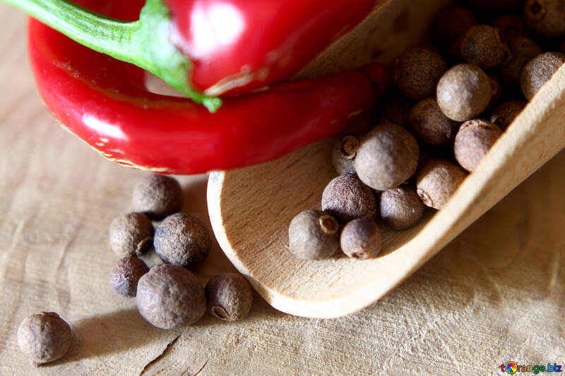 Black pepper and red chilli №46624