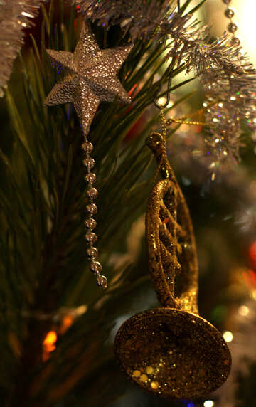 The decoration on the tree №47943