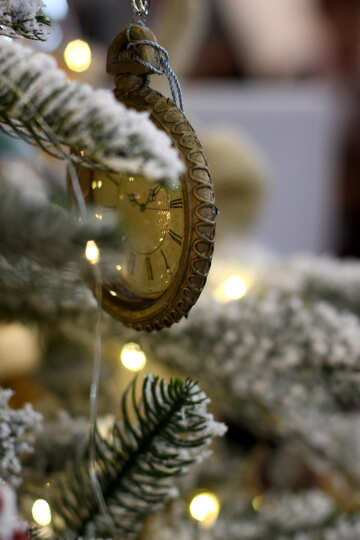 Natale giocattoli orologi d`epoca su un albero di Natale №47799