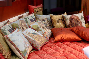 Pillows on the bed №47213