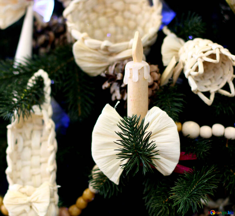 Wicker Christmas toys on the Christmas tree №47665