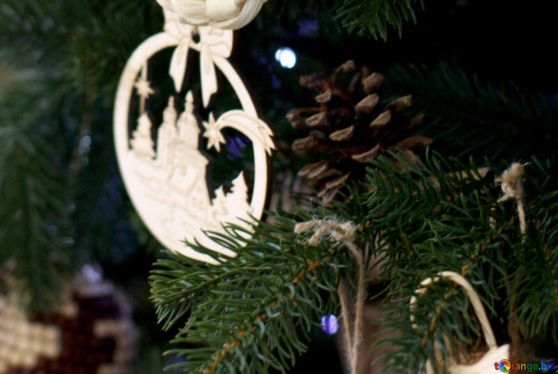 Brinquedos de madeira do Natal na árvore de Natal №47667