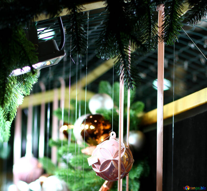 La décoration intérieure du Nouvel An dans le magasin №47590