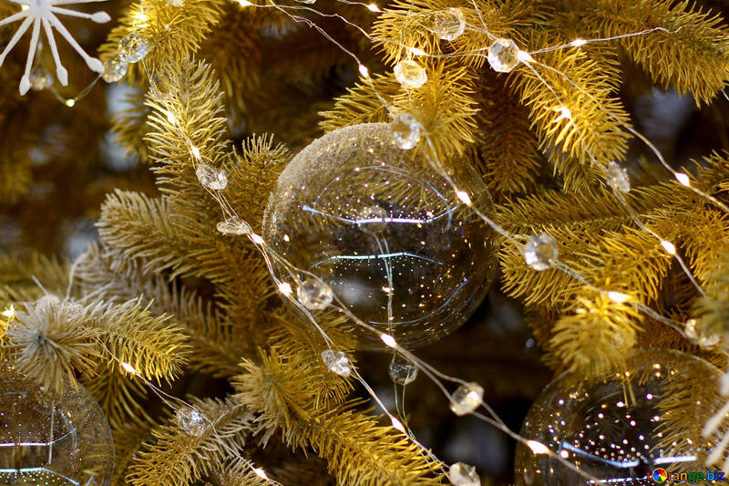 Glaskugeln auf Weihnachtsbaum №47741