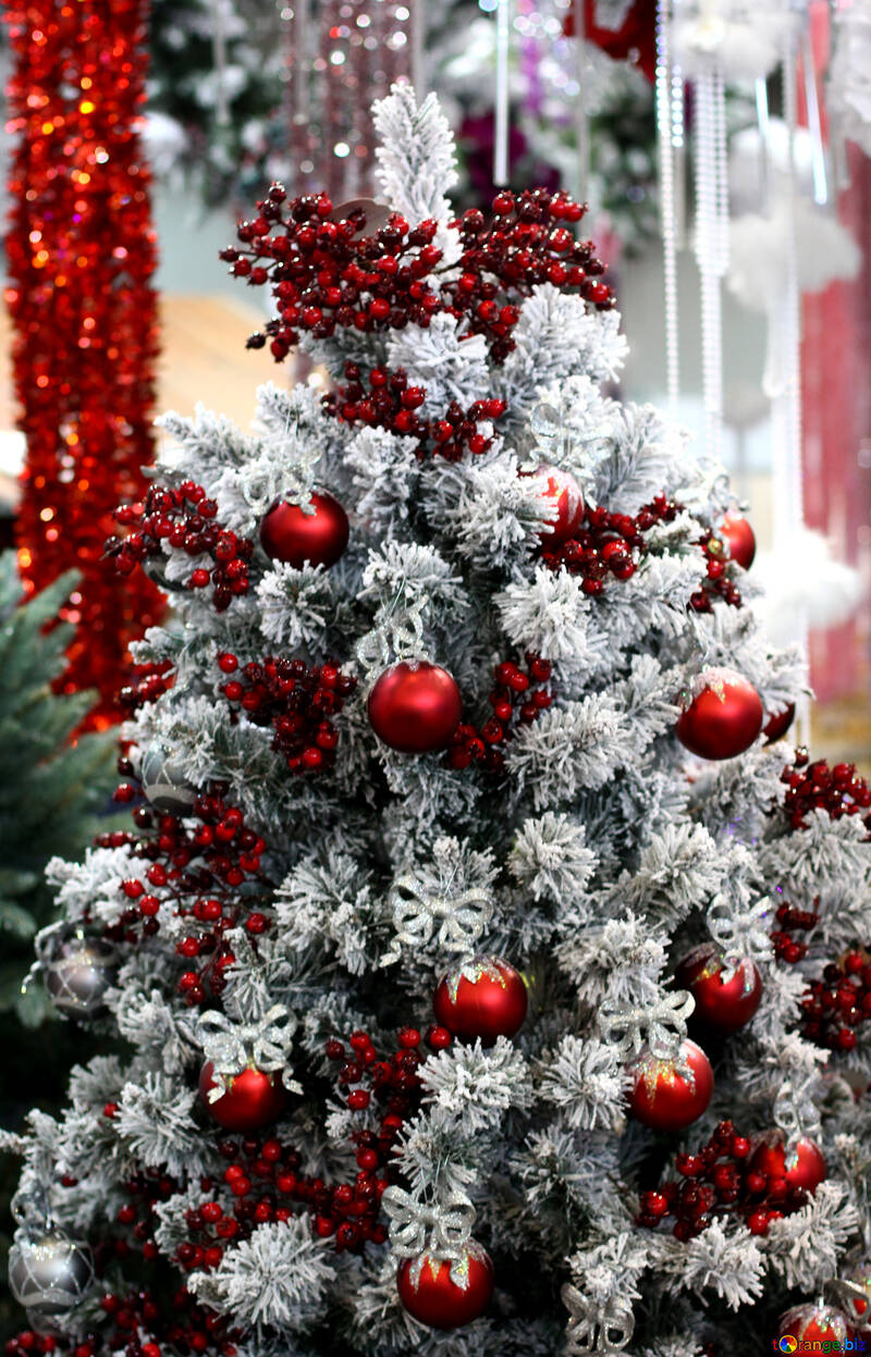 Weihnachtsbaum mit Kugeln №47852