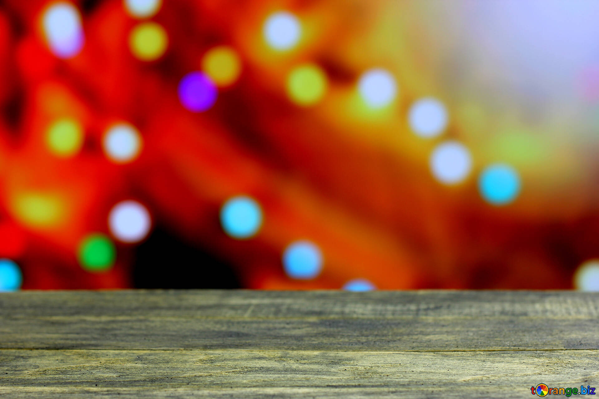 Khám phá thiết kế thiệp Giáng Sinh và Tết mới trên bàn gỗ trắng đầy sáng tạo và ấn tượng này. Với phông chữ vàng óng ánh và phong cách trang trí tinh tế, thiệp của bạn sẽ mang đến vẻ đẹp lộng lẫy và trang trọng cho mùa lễ hội. Nhanh chóng bấm để khám phá ngay hình ảnh liên quan!