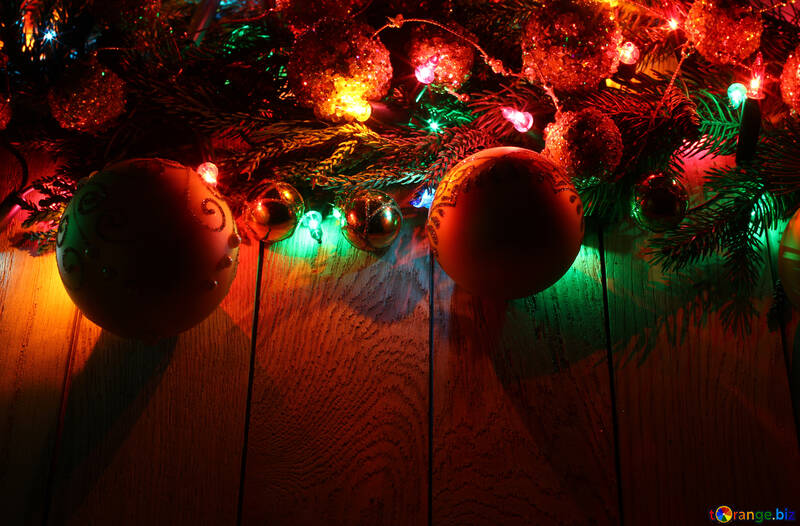 木製の背景にクリスマスの花輪 №48179