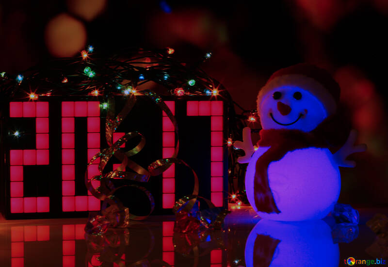 Imagen de la Navidad con los números 2017 y un muñeco de nieve №48086