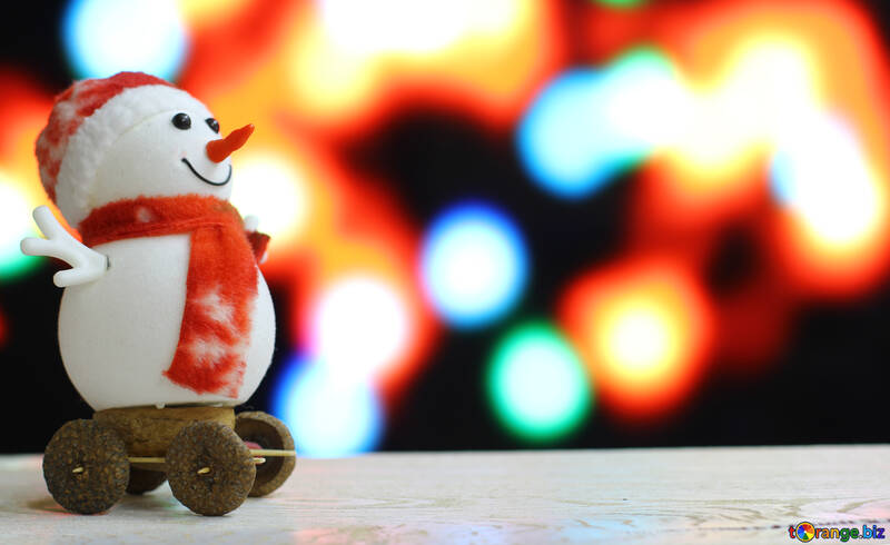Muñeco de nieve en un fondo borroso №48080