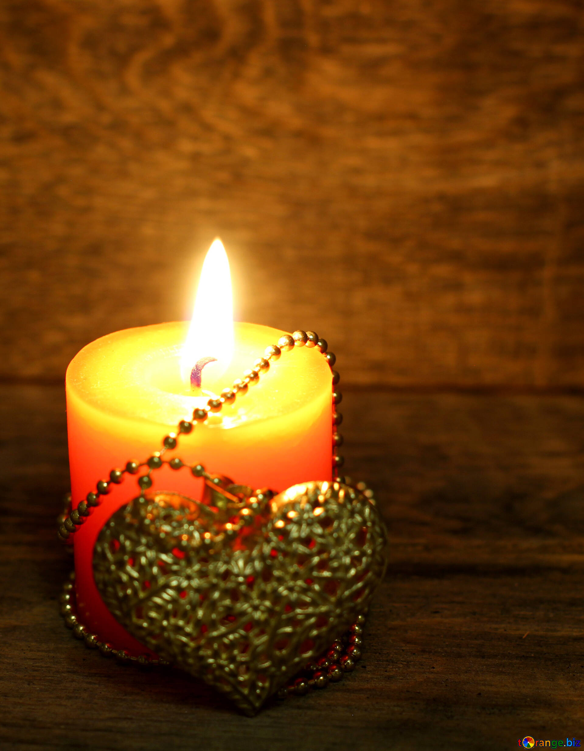Красивая горящие свеча