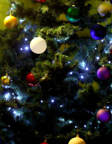 Christmas tree With a garland and ornaments №49466