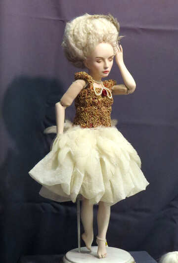 Puppe mit blonden Haaren. №49078
