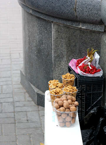 Street trade in nuts №49278