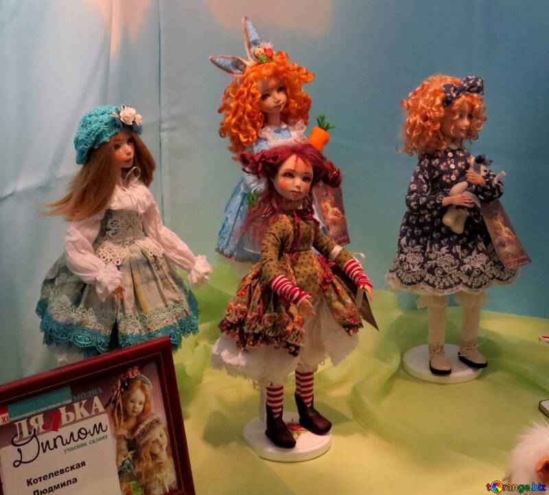 dolls wearing dresses №49066