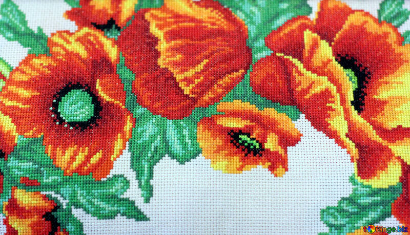 Flores de amapola bordada en la tela №49106