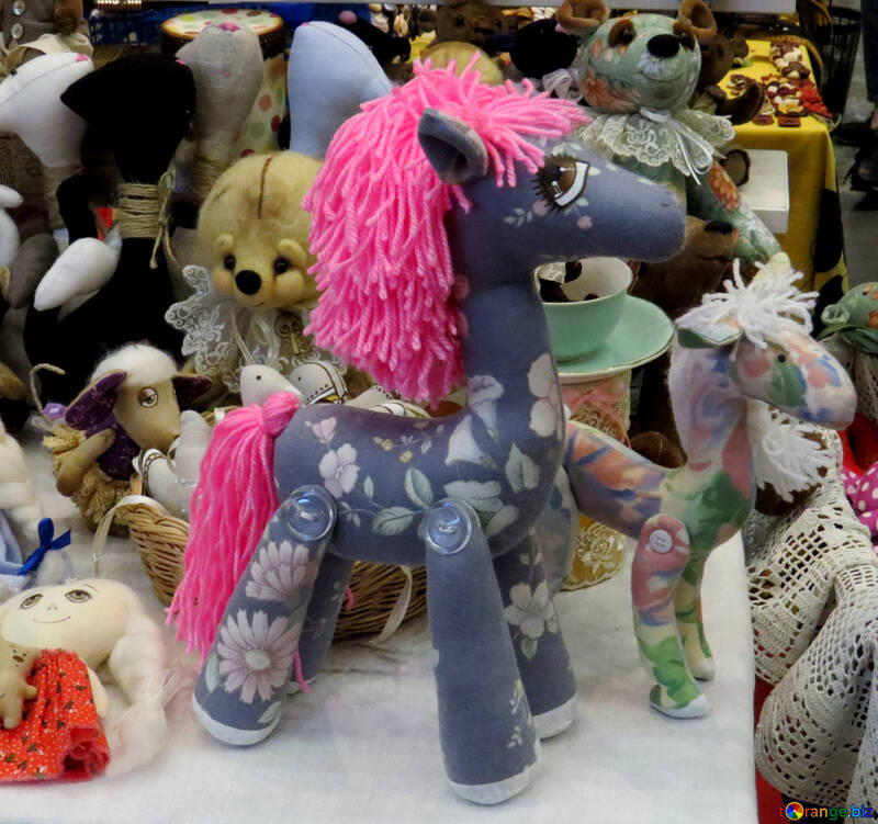 Pink hair giraffe toy №49047